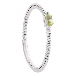 ECLAT 14krt WG ring met peridoot MAAT 17 - 45623