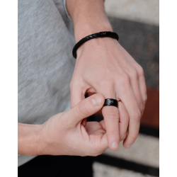 AZE JEWELS IRON SINGLE STRING BLACK-ON-BLACK MAAT 21cm - 48957