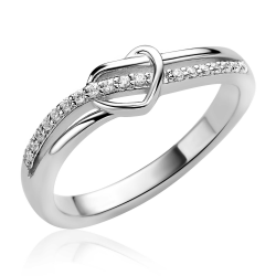 ZINZI zilveren cross-over ring met een opengewerkt sierlijk hart waarbij een rij witte zirkoniaƒ?Ts vloeiend door de scheen en hart loopt ZIR2874 - 59056